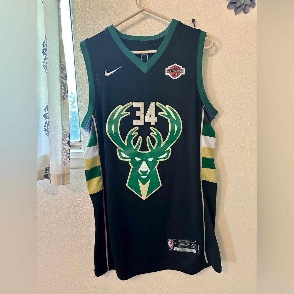 Giannis Antetokounmpo Jersey